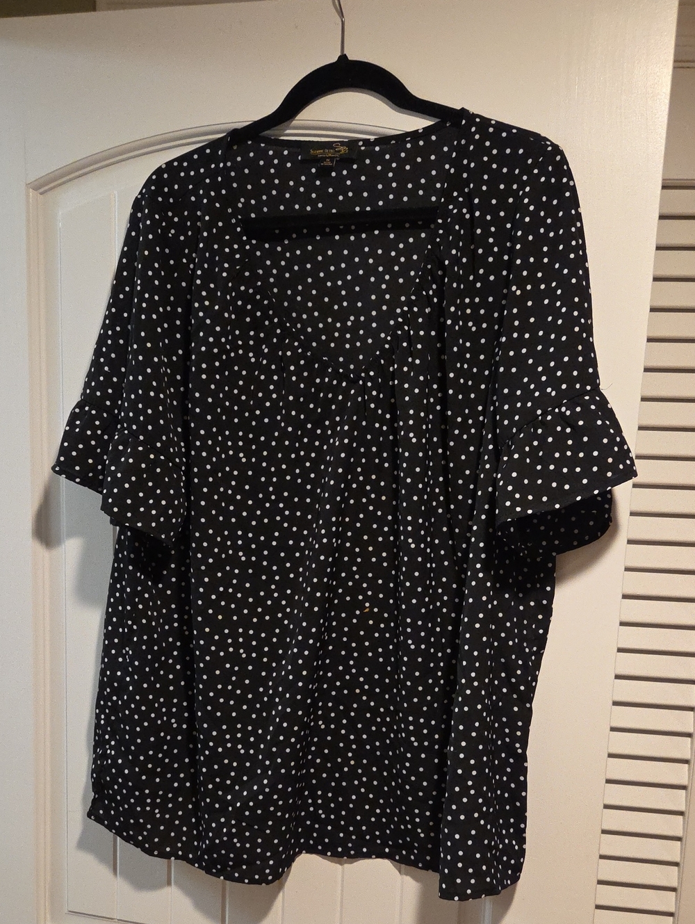 Suzanne Betro Black and White Polka Dot Ruffle Sleeve Blouse 1X Like New
